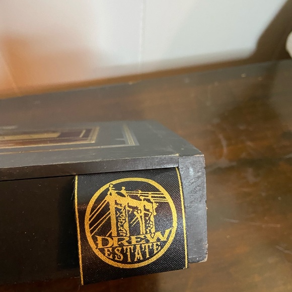 Java by corona madero Drew Estate Empty black wooden cigar box - Picture 5 of 8